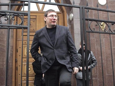 Генпрокурор обещает новые представления на арест народных депутатов