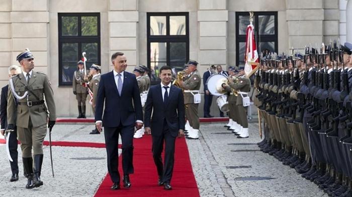 Президент Польши намерен посетить Киев