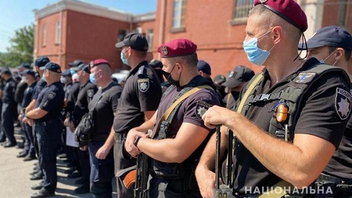В Умань стянули сотни полицейских со всей Украины