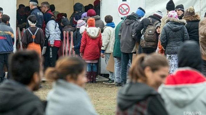 В Чехии считают необходимым останавливать мигрантов на границах ЕС