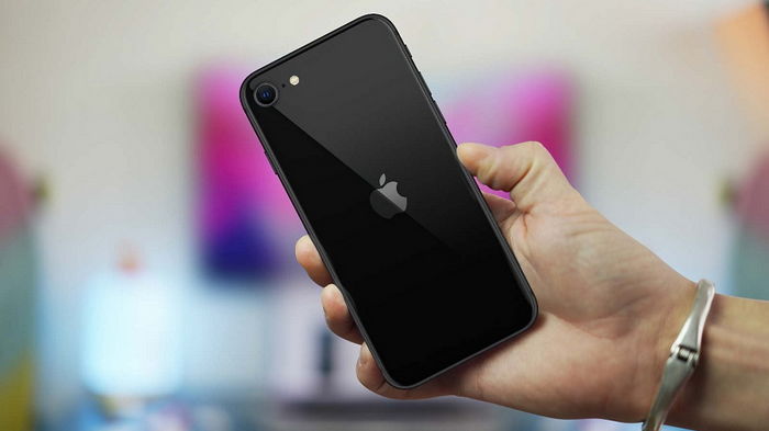 Новый iPhone SE 2020 года стоит ли покупать?