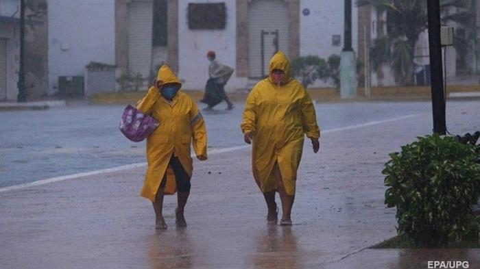 В Мексике сотни тысяч людей остались без света из-за урагана Дельта