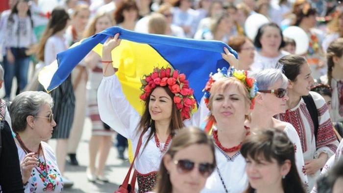 Почти девять тысяч украинцев с начала года сменили имя