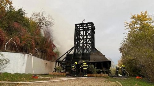 В Праге восстановят сгоревшую украинскую церковь
