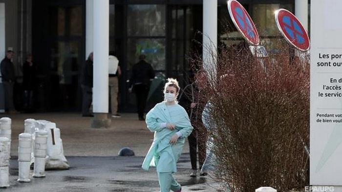 Франция отправит часть пациентов с коронавирусом в Германию