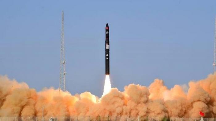 В Китае впервые запустили частную ракету-носитель CERES-1 (видео)