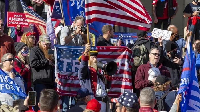В США продолжаются протесты сторонников Трампа