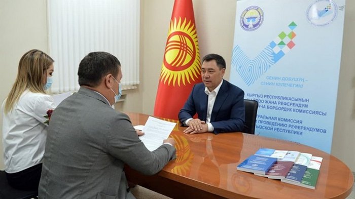 В Кыргызстане и.о. президента сложил полномочия