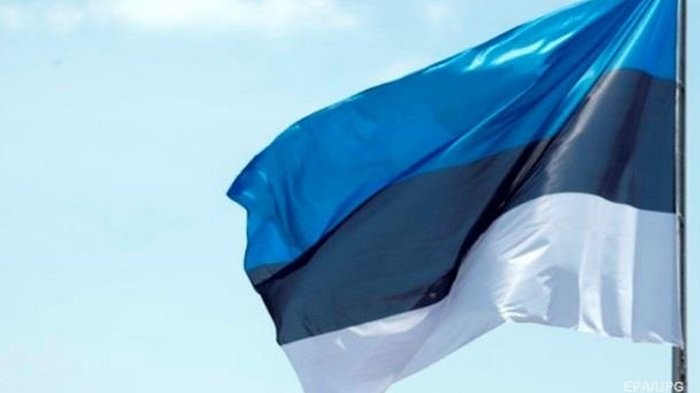 В Эстонии уволили министра образования после скандала со служебным авто