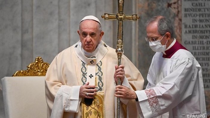 Думают только о себе: Папа Франциск упрекнул противников масок
