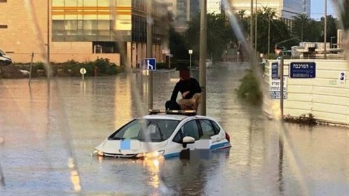 Сильнейшие дожди вызвали наводнения в Израиле (видео)