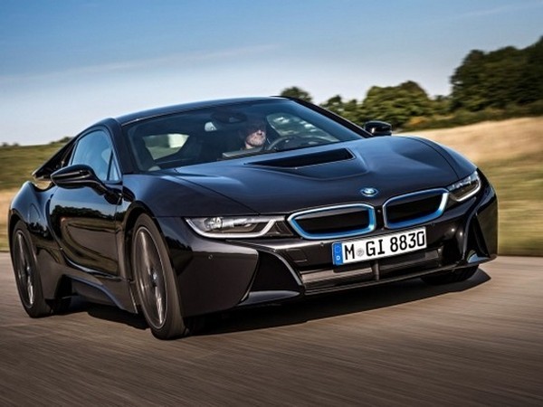 В сети рассекречен будущий эко-автомобиль BMW i5