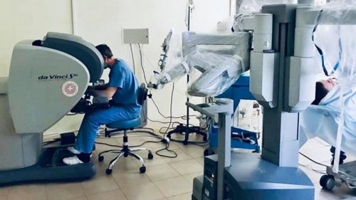 Во Львове робот впервые сделал операцию пациенту (фото)