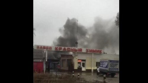 В Харькове горит лакокрасочный завод