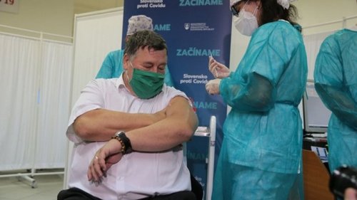 Третья страна ЕС начала вакцинацию от коронавируса