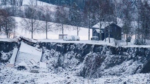 В Норвегии оползень забрал жизни двух человек (видео)