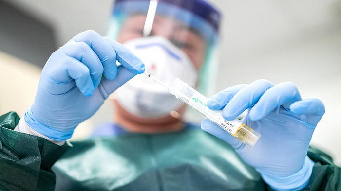 Эксперт рассказал, почему часть украинцев никогда не заболеет коронавирусом
