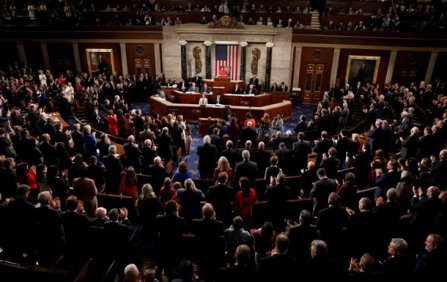 Конгресс США возобновил работу в Капитолии