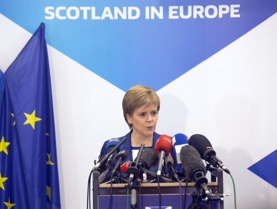 Шотландия намерена остаться в Евросоюзе без Британии