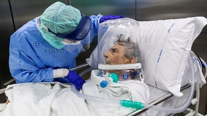 В Бразилии медики выбирают, кого из COVID-больных спасать