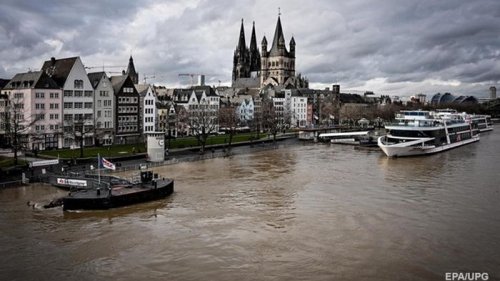 Наводнение в Германии: Рейн вышел из берегов (фото)