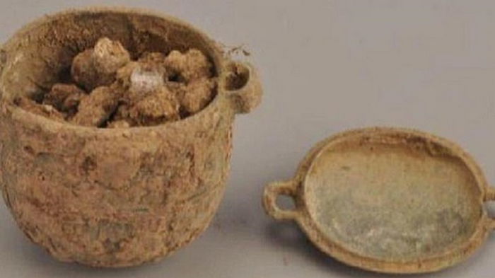 В Китае найден крем для лица, которому 2700 лет (фото)