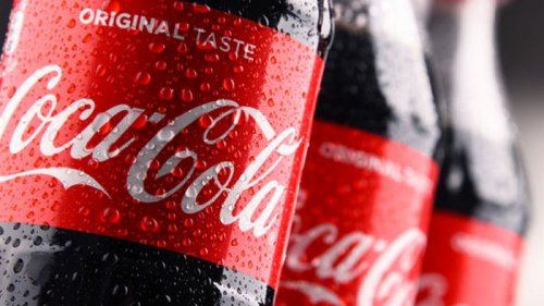 Coca-Cola переходит на бутылки нового размера из полностью переработанного пластика