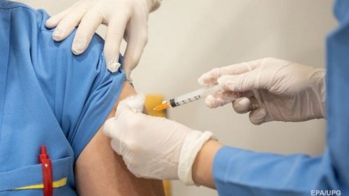 Один человек попал в больницу после вакцинации - нардеп