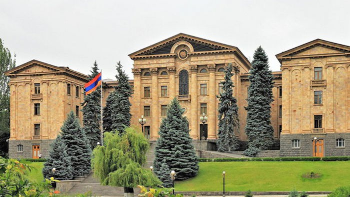 В Армении отменили военное положение