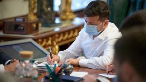 Зеленский призвал не дискредитировать вакцинацию