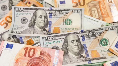 Доллар и евро подорожали. Итоги торгов на межбанке