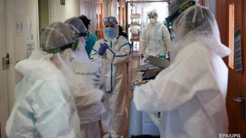 В Украине от коронавируса умерли почти 550 медиков