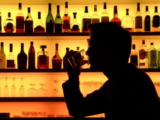 Кабмин поднял минимальные цены на алкоголь в Украине