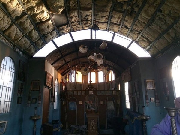 В Мариуполе неизвестные сожгли церковь Киевского патриархата (фото)