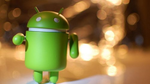 Android будет напоминать пользователям поднять голову во время ходьбы