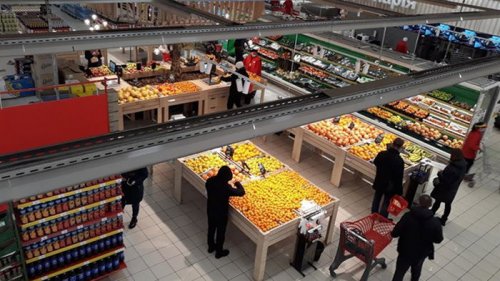 В Украине дешевеют яйца, масло, хлеб и картофель