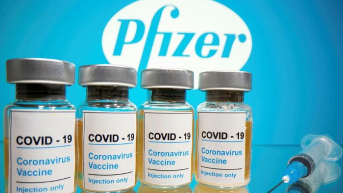 ВОЗ пока против. Pfizer допускает необходимость третьей дозы вакцины от коронавируса