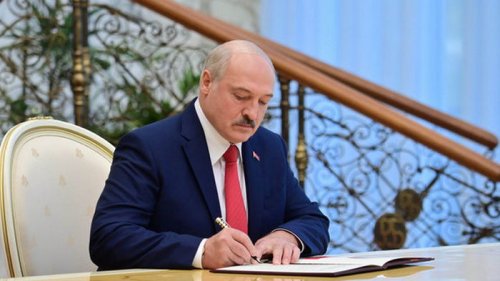 В Беларуси будут изымать валюту. Лукашенко подписал указ