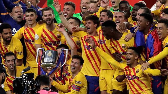 Барселона остается в скандальной Суперлиге