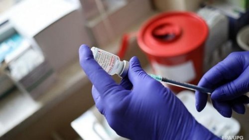 Разбитая ампула: в Германии пациентам ввели физраствор вместо вакцины