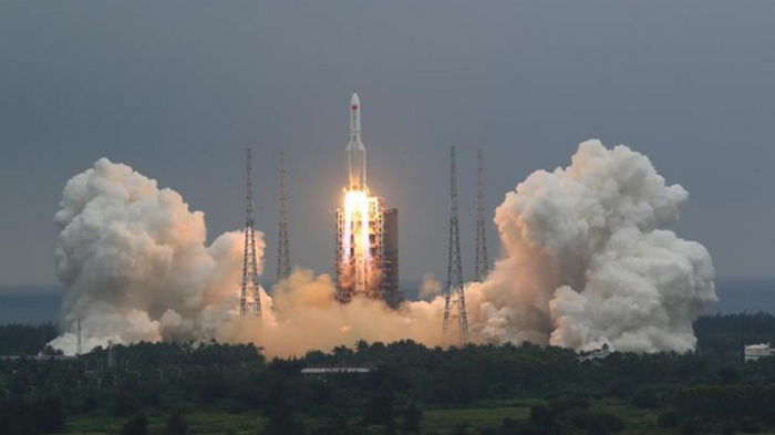 Китай запустил главный модуль космической станции