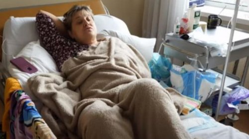 Киевлянку парализовало после прививки против коронавируса (видео)