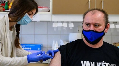 В ЕС первая страна вакцинировала более 50% населения