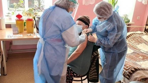 Названы причины отказа украинцев от COVID-прививок