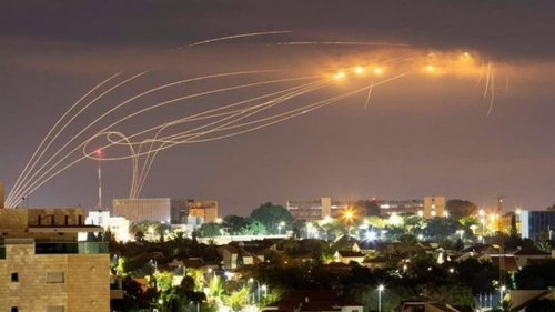 По Израилю за ночь выпустили около 200 ракет