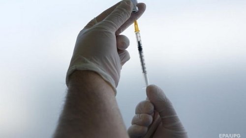 Британия первой в мире изучит эффективность третьей дозы COVID-вакцины