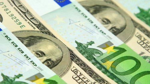 На межбанке доллар и евро подорожали
