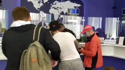 Белорусы массово сдают авиабилеты