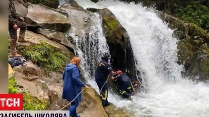 Стали известны подробности гибели школьника на экскурсии к водопаду (видео)