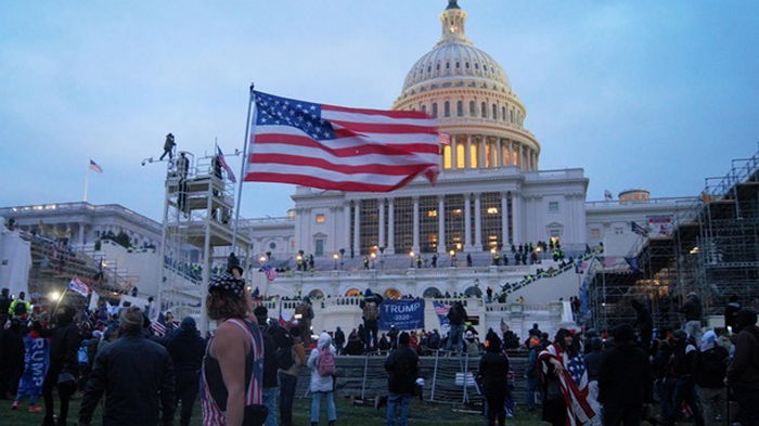 В США арестованы около 500 участников штурма Капитолия